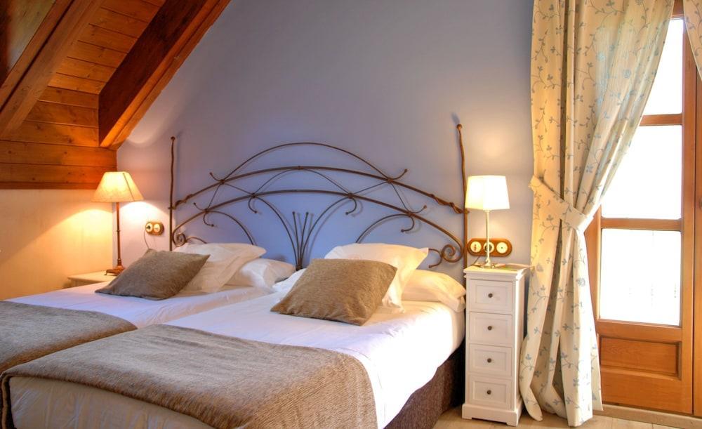 Hotel Selba D'Ansils Benasque Bagian luar foto
